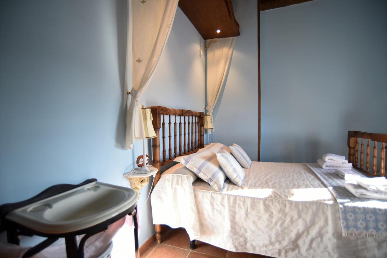 里波尔 Turisme Rural Mas Isoles旅馆 外观 照片