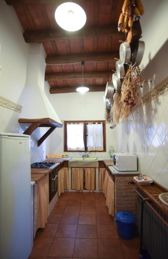 里波尔 Turisme Rural Mas Isoles旅馆 外观 照片